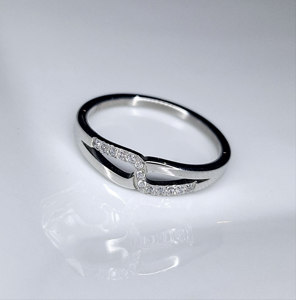 Thiara silver ring