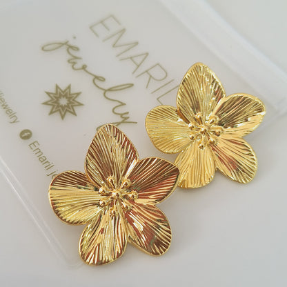 Emma flower earring