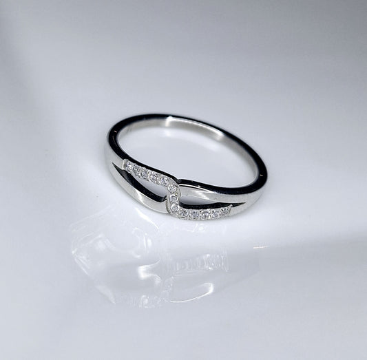 Thiara silver ring